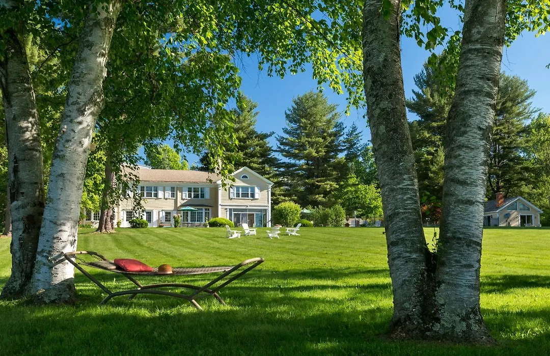 Devonfield Inn-1